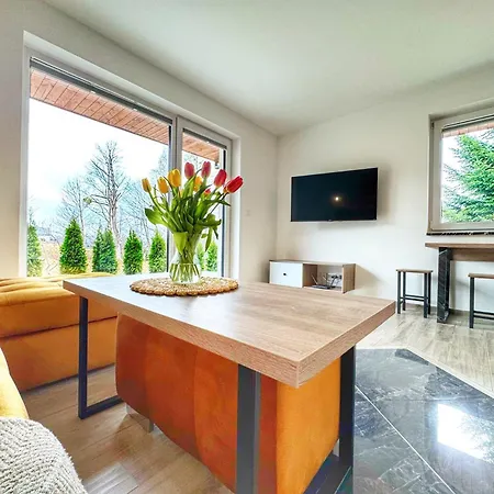 Apartament Miodomki *