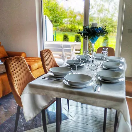 Apartament Miodomki *